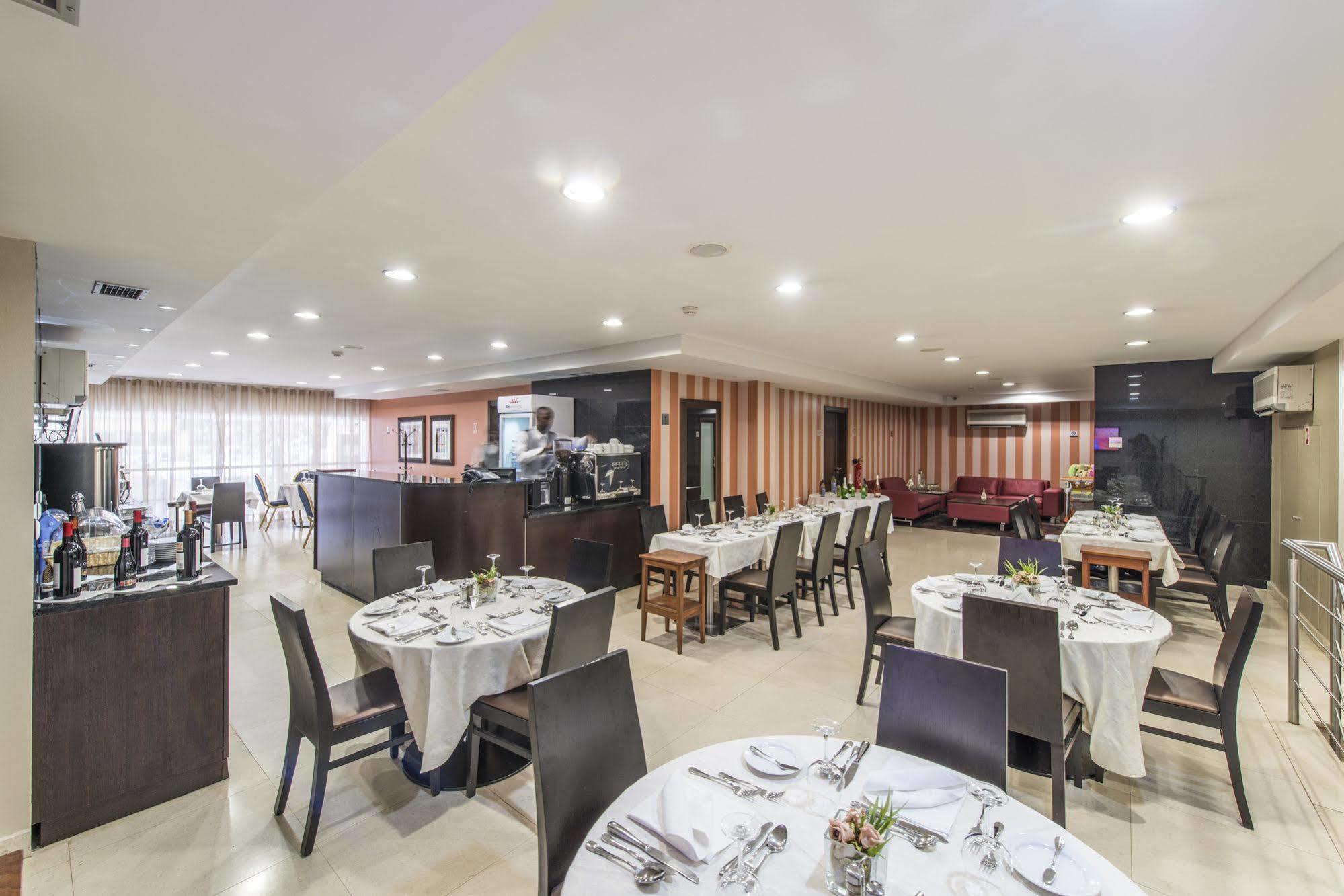 Rk Suite Hotel Luanda Bagian luar foto
